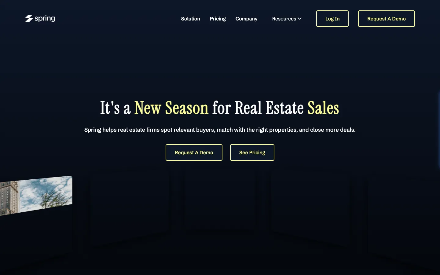 Screenshot of the Centerya homepage